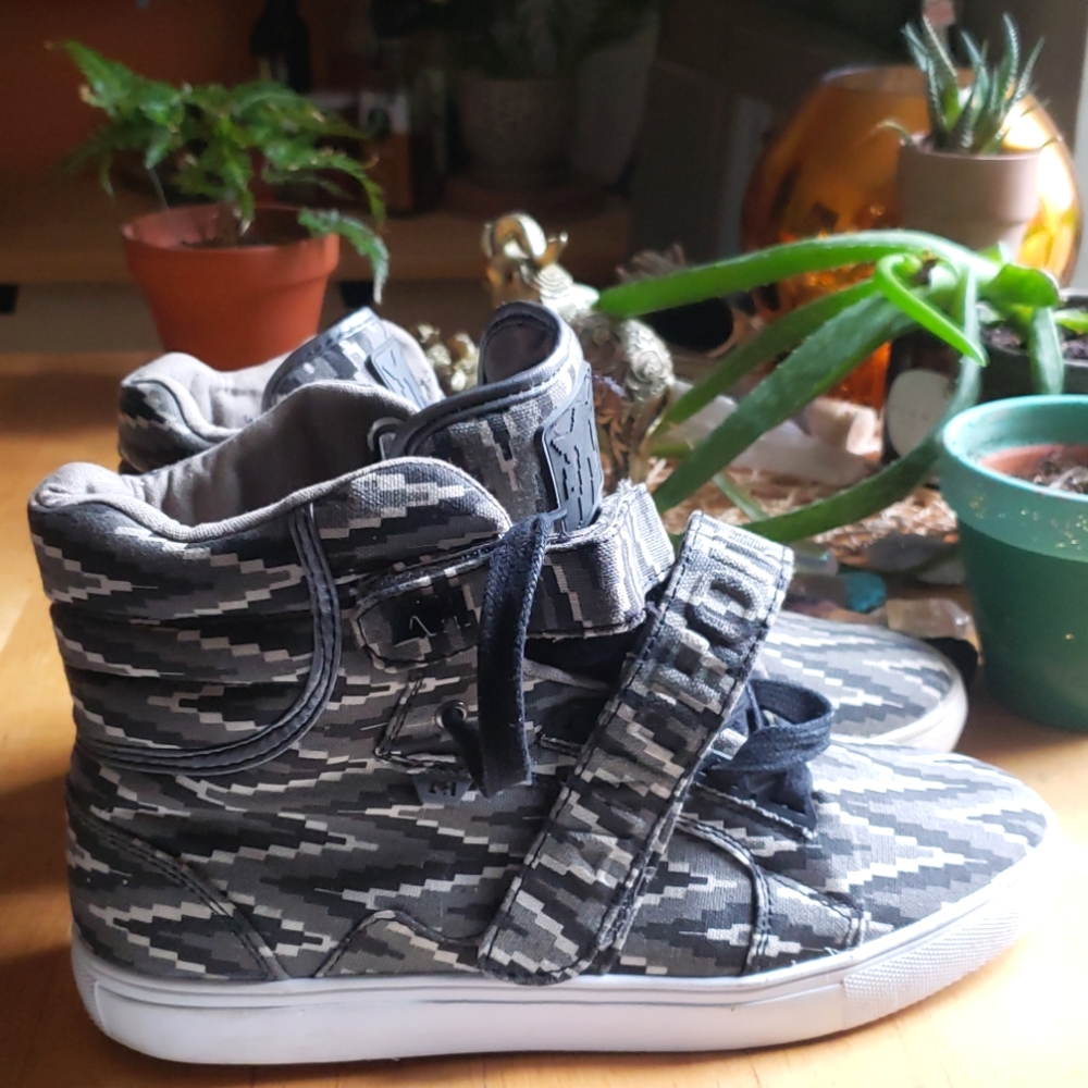 New Hightop Sneakers with Velcro Buckles -  Android Homme